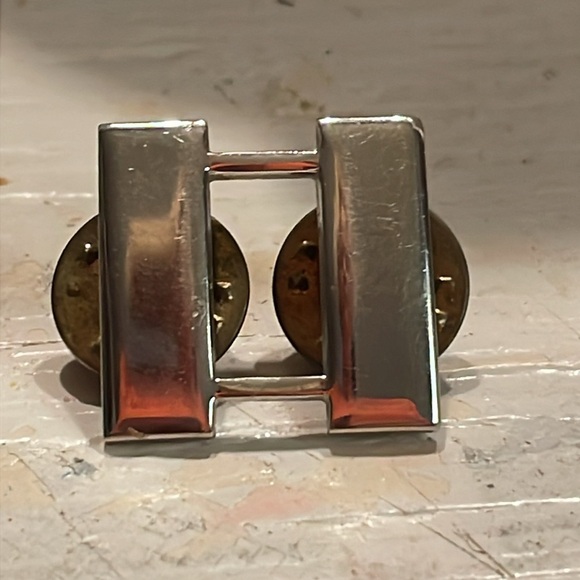 Vintage 0.75” WWII US Military Army silver tone small tooth Captain bars - Picture 10 of 15